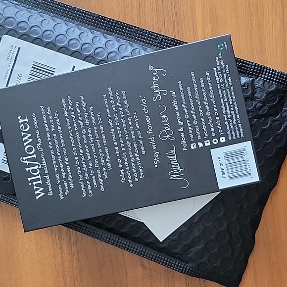 Wildflowers iPhone 15 Case - White with Blue Floral Pattern - Picture 4 of 4